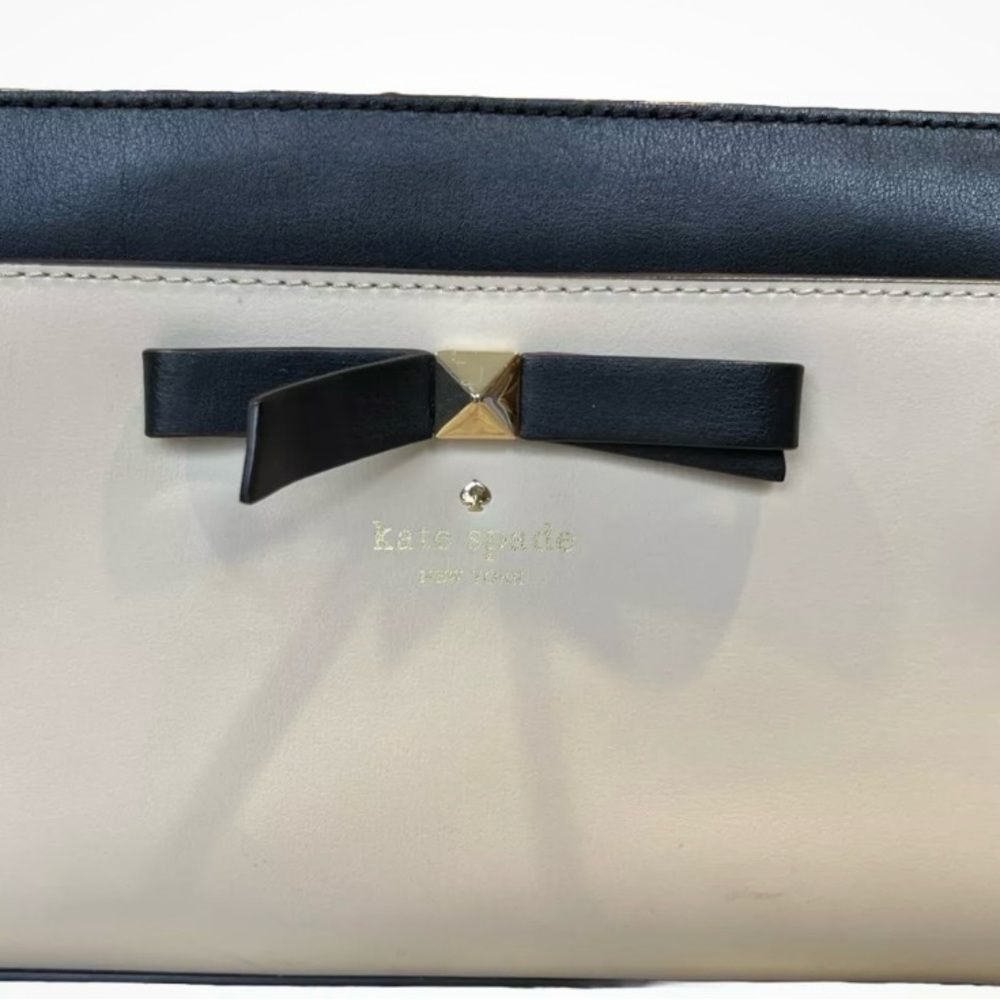 Kate Spade classic cross body bag